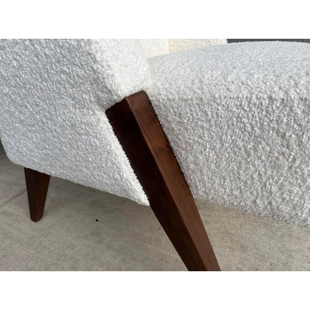 Wood Pair of Lounge Chairs in the Style of Gio Ponti Walnut, Ivory Bouclé Fabric For Sale - Image 7 of 9