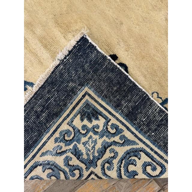 1920s White Cream Medallion Geometric Knotted Wool Antique Chinese Peking Carpet Rug For Sale - Image 4 of 6