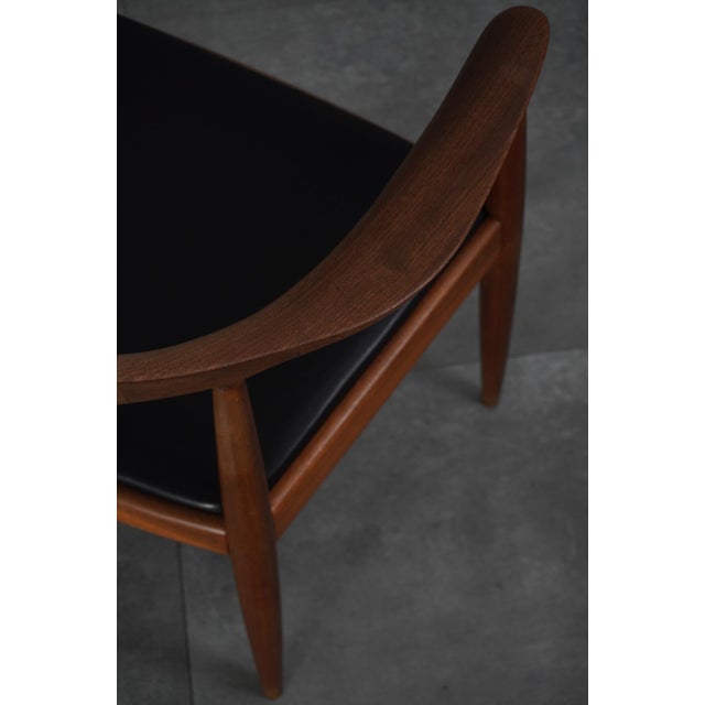 Round Mod. 503 Chair from Hans Wegner, Denmark, 1960s For Sale - Image 4 of 11