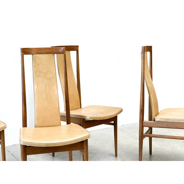 Mid-Century Oak High Back Dining Chairs, 1960s, Set of 4, in Good conditions. Designed 1960 to 1969