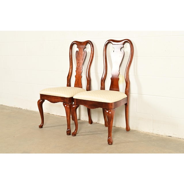 1980s Thomasville Queen Anne Carved Solid Mahogany Side Chairs or Dining Chairs | Pair For Sale - Image 5 of 15