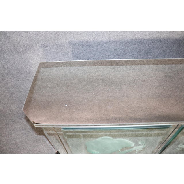 Mid 20th Century Mirrored Etched Glass Cabinet For Sale - Image 4 of 9