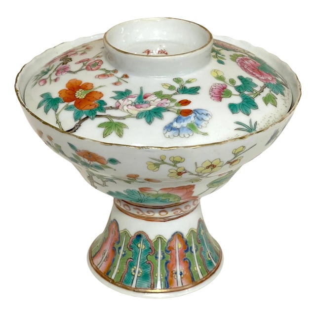 Tongzhi Period, Qing Dynasty, Chinese Porcelain Stemmed Bowl & Cover - a Pair For Sale