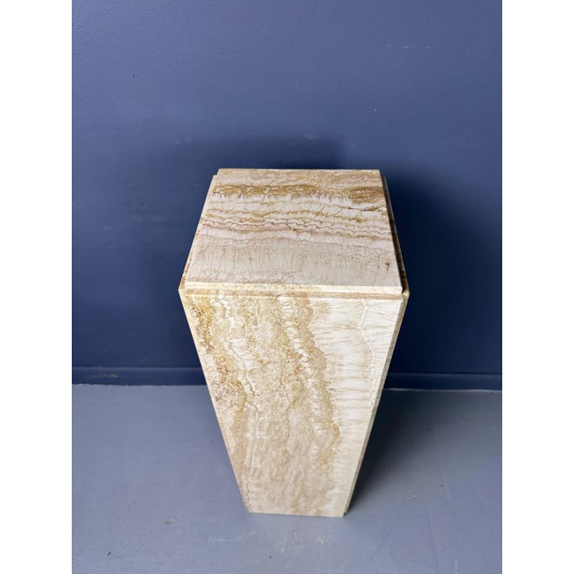 Angelo Mangiarotti 1970s Mid-Century Variegated Travertine Pedestal For Sale - Image 4 of 9