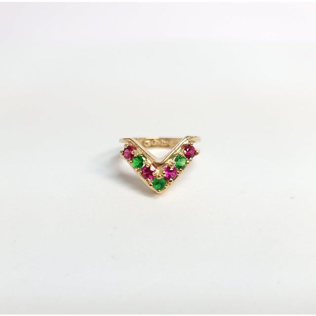 V Shaped Synthetic Ruby & Emerald 14k Yellow Gold, Size 7 For Sale - Image 4 of 5