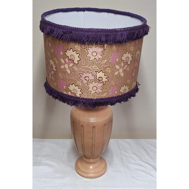 Vintage Italian Table Lamp with Turned and Fluted Pink-Painted Maple Column and Fabric Shade from Lamplove, 1970s For Sale - Image 6 of 11