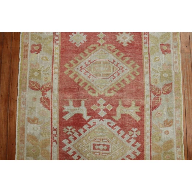 Early 20th Century Zabihi Collection Turkish Oushak Pigeon Small Runner - 3'4" x 6'9" For Sale In New York - Image 6 of 8