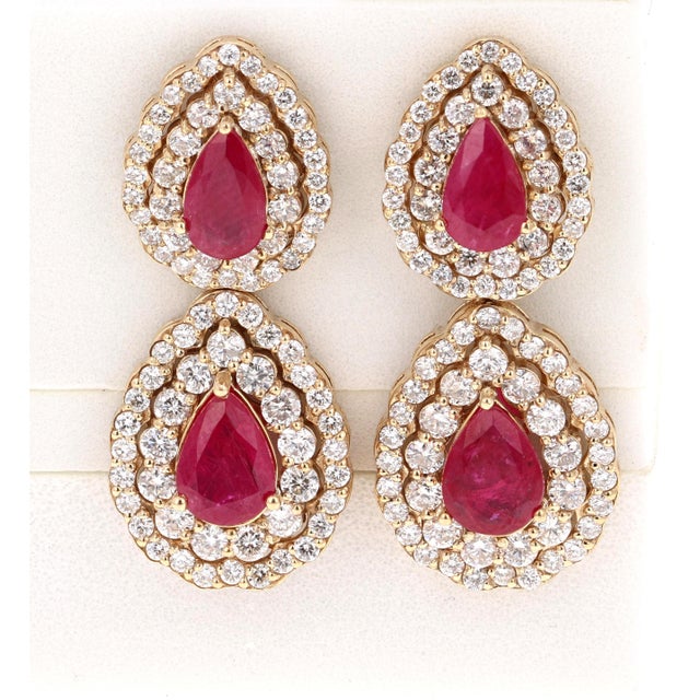 2020s 7.77 Carat Natural Ruby Diamond Yellow Gold Drop Earrings, A Pair For Sale - Image 5 of 9