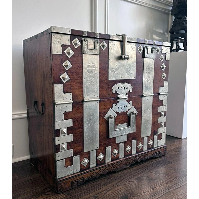 19th Century Korean Wedding Bandaji Chest Pyongyang Joseon Dynasty For Sale In Atlanta - Image 6 of 12