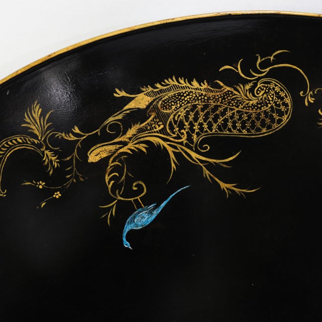 Black Pair of Vintage Black Lacquer Chinoiserie Coffee Table – Oval Gilt Peacock and Floral Motif Cocktail Table For Sale - Image 8 of 14
