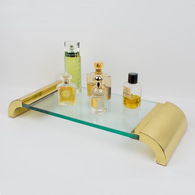 Modernist Brass and Glass Pedestal Centerpiece Display Tray, Italy circa 1980 For Sale In Atlanta - Image 6 of 13