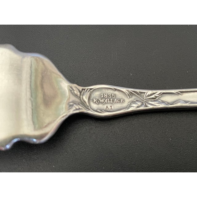 Antique Art Nouveau 1835 R. Wallace A1 Floral 1902 Silverplate Cold Meat Serving Fork For Sale In Las Vegas - Image 6 of 9