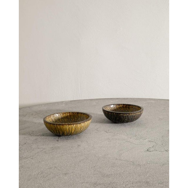 1950s Mid-Century Swedish Stoneware Rubus Bowls by Gunnar Nylund for Rörstrand, 1950s, Set of 2 For Sale - Image 5 of 5