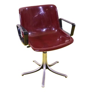 Tecno Modus Swivel Chair in Bordeaux Plastic with Black Armrests For Sale