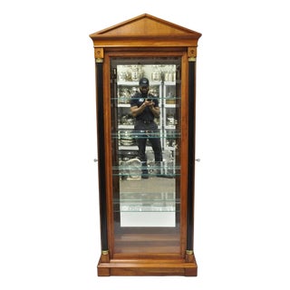 Late 20th Century Ethan Allen Medallion Collection Cherry Wood Glass Curio Cabinet W Black Columns For Sale