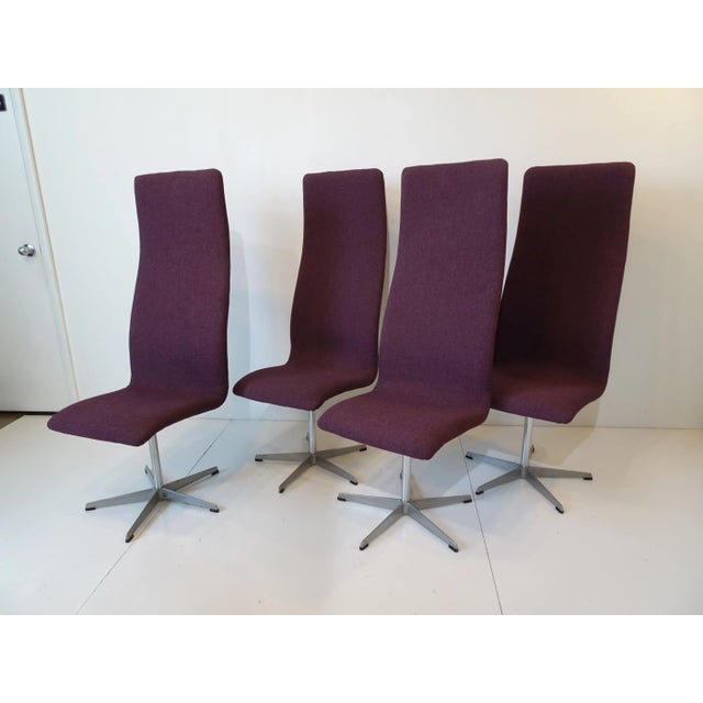 Mid 20th Century Mid-Century Modern Denmark Arne Jacobsen Swiveling Oxford Dining Chairs For Sale - Image 5 of 13