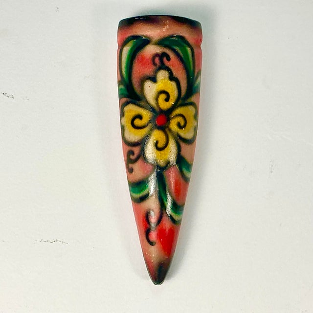 1940s Vintage Southwestern Navajo Mexican Style Chalkware Wall Pocket For Sale - Image 9 of 14