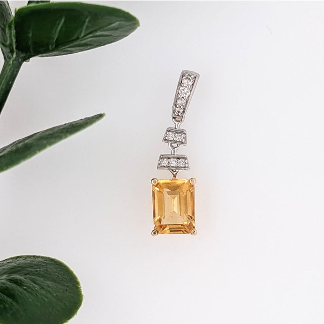 2020s 1.2Ct Citrine Pendant With Earth Mined Diamonds in Solid 14k Dual Gold, 8x6mm For Sale - Image 5 of 10