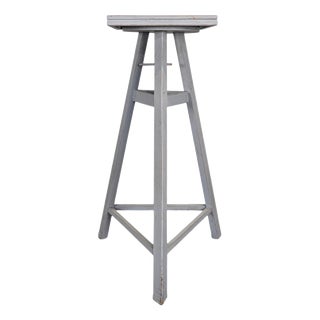 Tripod Sculptor's Stand in Grey Painted Wood with Rotating Top For Sale
