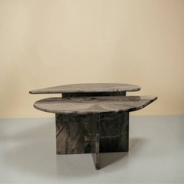 Italian Teardrop Low Tables in Gray Arabescato Marble, 1980s, Set of 2 For Sale - Image 6 of 6