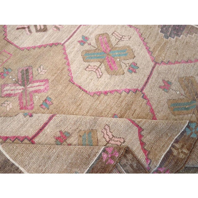 Galerie Shabab Collection Mid-20th Century Turkish Anatolian Carpet For Sale - Image 9 of 10