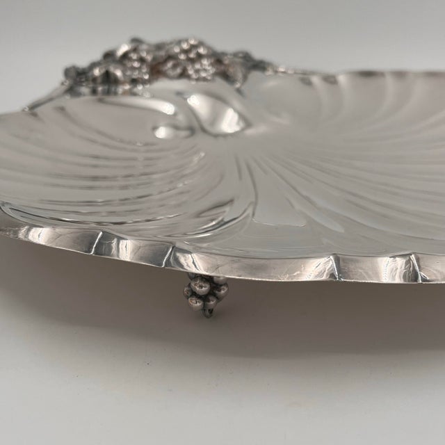 Silver Vintage Reed & Barton XLarge Silverplate Scallop Shell Serving Dish, Shrimp Cocktail, Appetizers, Hors Oeuvres Holloware For Sale - Image 8 of 12