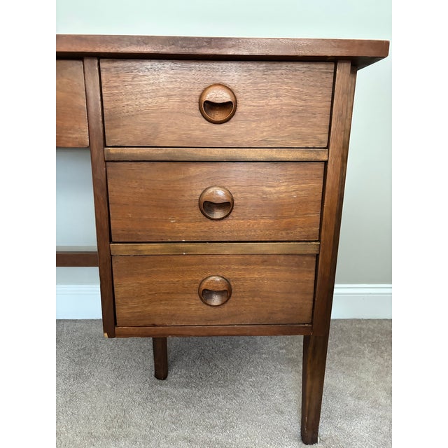 Mid-Century Modern Mid-Century Modern Executive Writing Desk by Stanley Furniture For Sale - Image 3 of 10