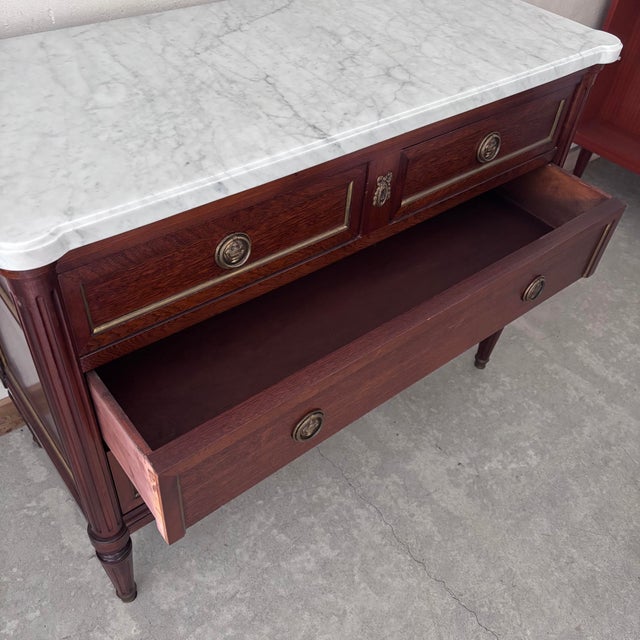 Wooden Chest of Drawers with Marble Top, in Very Good conditions. Designed 1950 to 1959