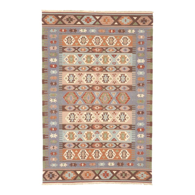 Vintage Persian Shiraz Kilim Rug - 05'07 X 08'07 For Sale