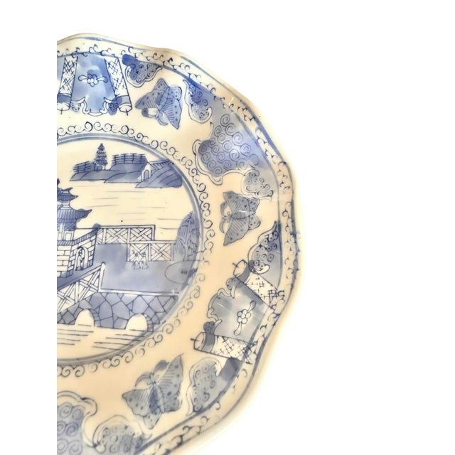 Royal Blue Vintage Hand-Painted Blue and White Chinoiserie Ruffle Bowl With Island Pagoda Scene. For Sale - Image 8 of 10