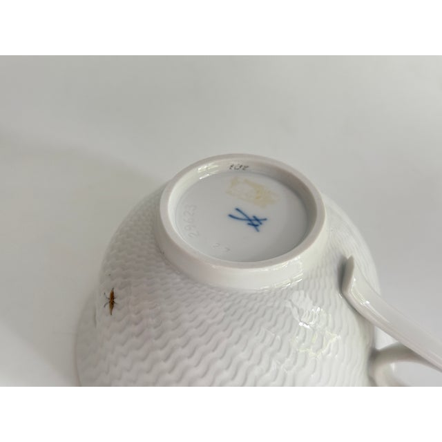 1990s Form Wellenspiel with Relief Decor Summer Meadow Tea Cup with Saucer from Meissen, 1990s, Set of 2 For Sale - Image 5 of 10