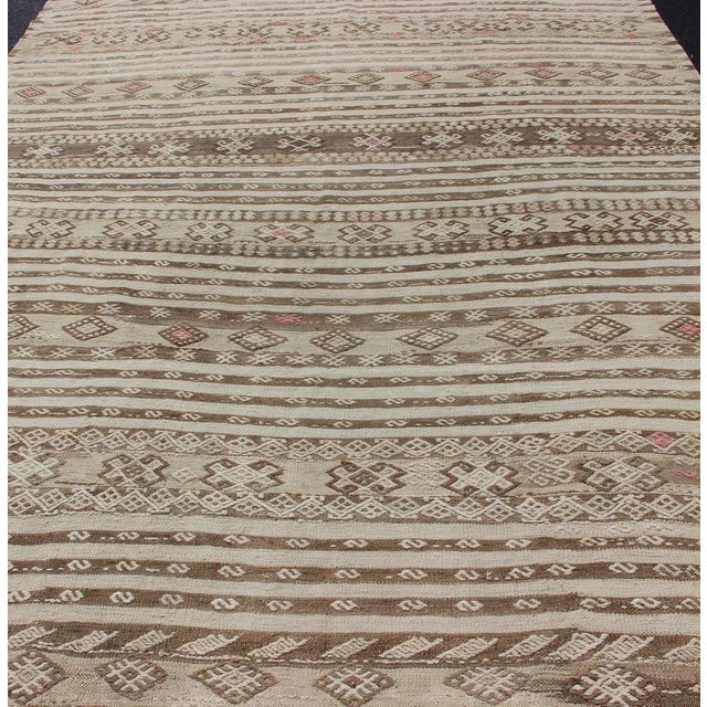 Vintage Turkish Kilim With Soft Taupe, Ivory, and Faded Pink Tribal Motifs For Sale In Atlanta - Image 6 of 13