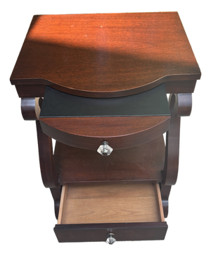 Thomasville Traditional Cherry Accent Table