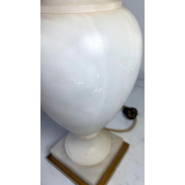 Early 20th Century Neoclassical Polished Alabaster Urn Table Lamp For Sale - Image 9 of 13