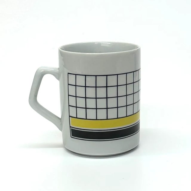 Vintage Grid Pattern Ceramic Mug Curation - Group of 4. For Sale - Image 9 of 10