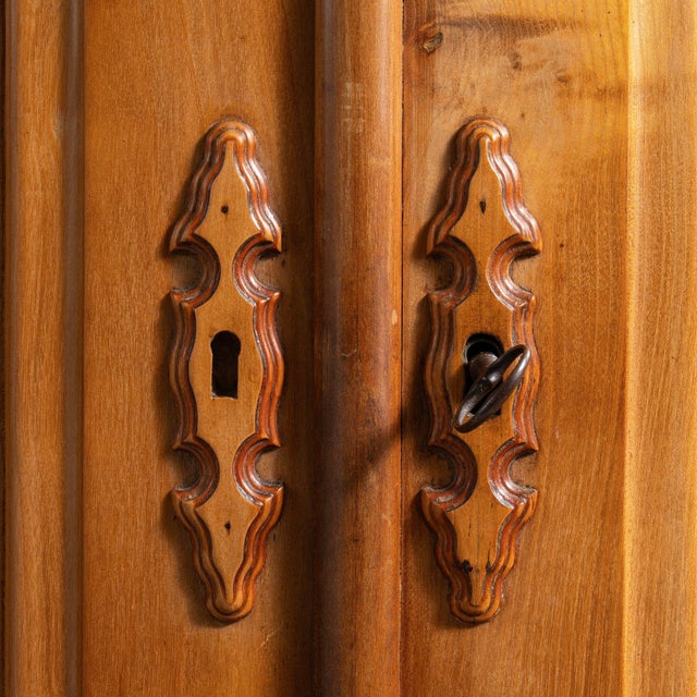 19th Century France Warm Honey Oak Carved Oak Two-Part Cabinet For Sale - Image 11 of 11