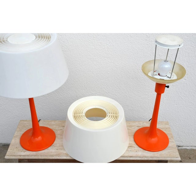 1960s Vintage Lumilon Table Lamps by Gerald Thurston for Lightolier - A Pair For Sale - Image 5 of 12