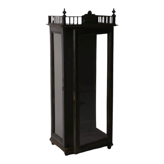 Peridot Traditional Vitrine For Sale