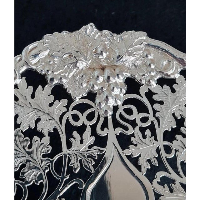 Mid-Century Sterling Silver Cake Stand from Frank Cobb & Co, Sheffield, 1974 For Sale - Image 4 of 13