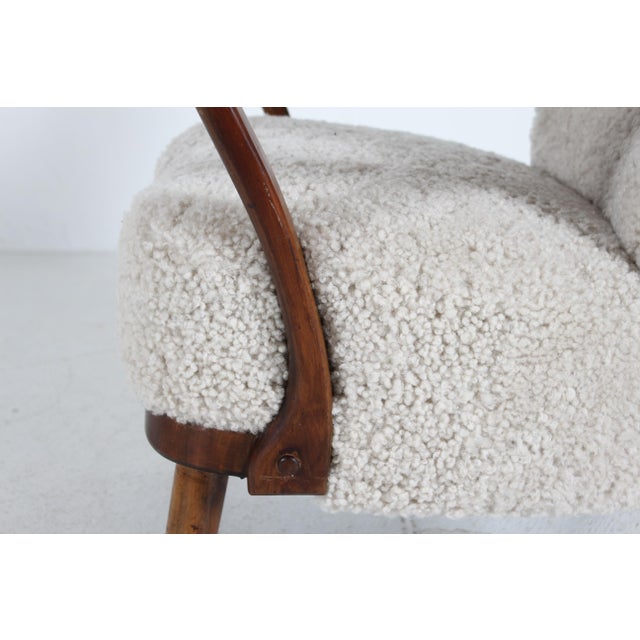 Danish Art Deco Lounge Chair in Beech and Sheepskin in the style of Viggo Boesen for Fritz Hansen, 1940s For Sale - Image 16 of 18