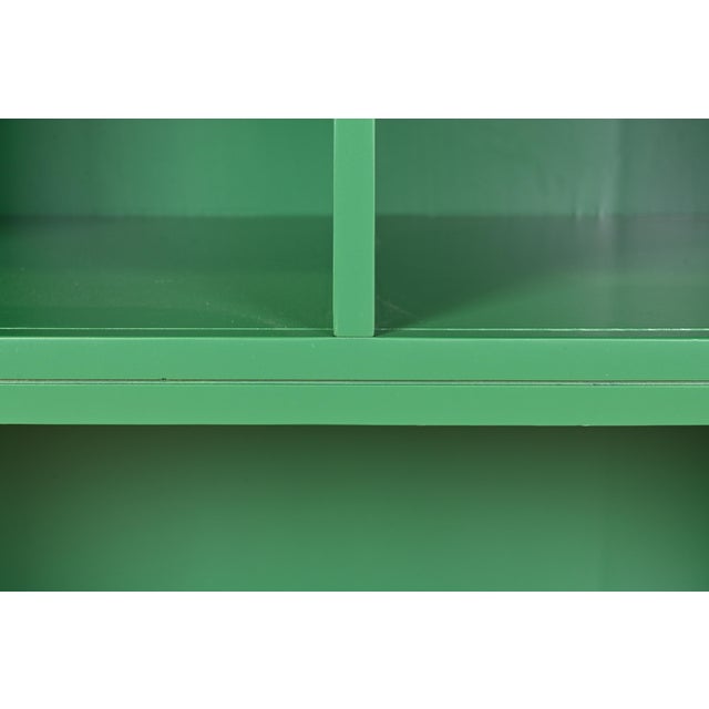 Wood Thomasville Mid-Century Hollywood Regency Campaign Green Lacquered Bookcases on Hairpin Legs, Newly Refinished For Sale - Image 7 of 12