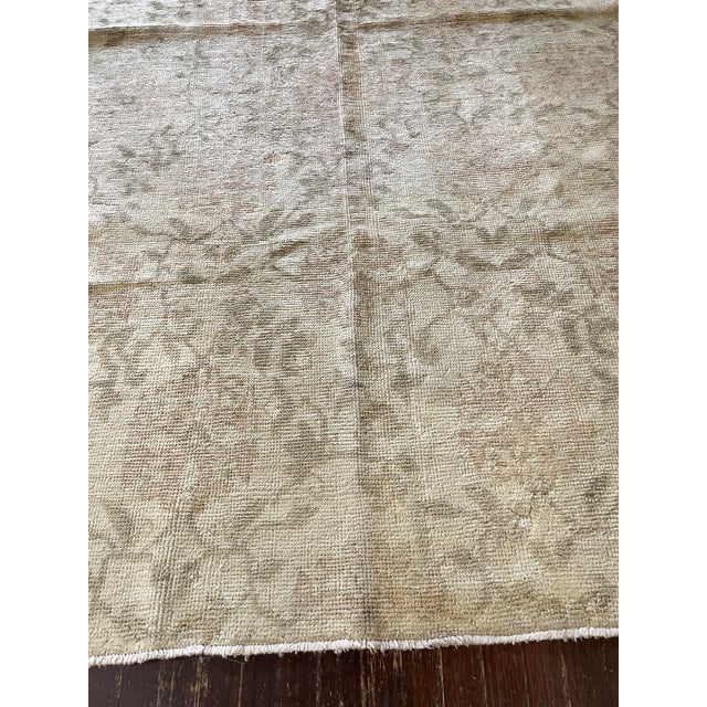 Antique Turkish Oushak Rug, 4'11" X 9'7" #11141 For Sale In Chicago - Image 6 of 9
