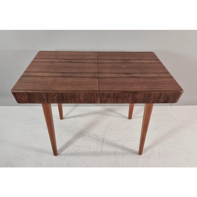 Art Deco Dining Table in Walnut, 1960s, in Flawless conditions. Designed 1960 to 1969