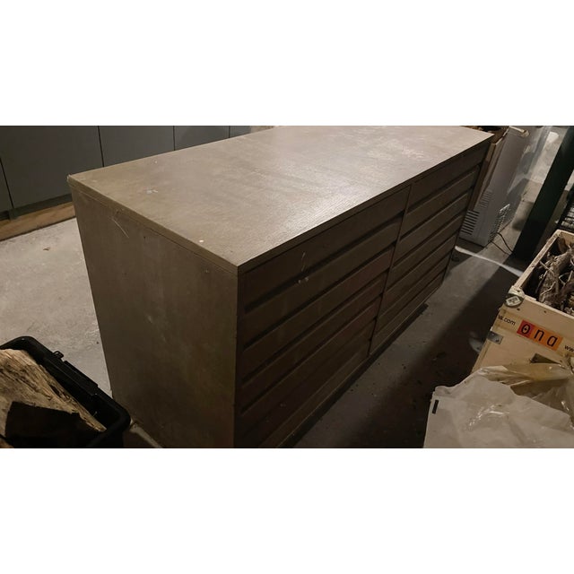 Mid-Century Modern 1950s Sligh “Cross Country” 8-Drawer Mid-Century Dresser – Grand Rapids Chair Co. For Sale - Image 3 of 7