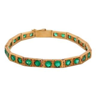1990s 7 Carat Colombian Emerald Bracelet 18k Gold Vintage Box Link Matte Finish For Sale