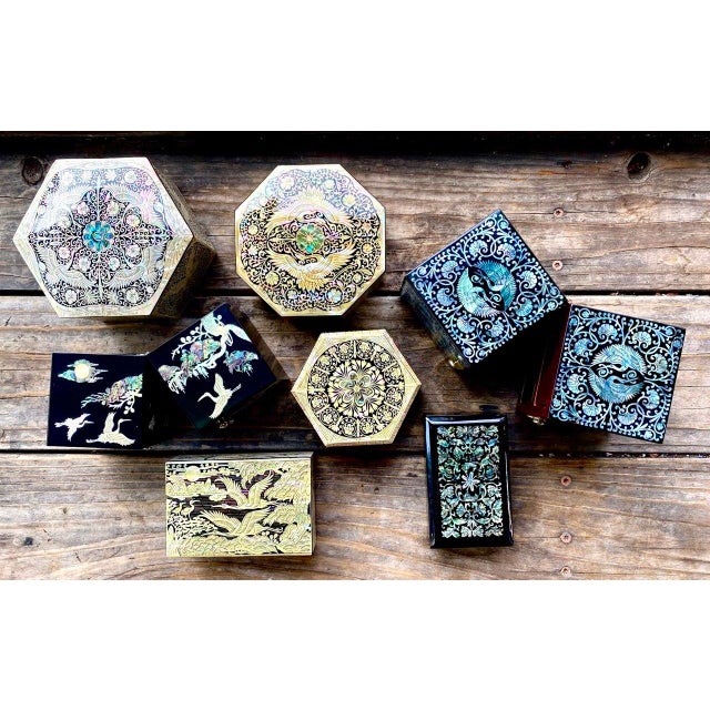 Korean Najeonchilgi Hexagonal Mother-of-Pearl Floral Lacquer Box For Sale - Image 15 of 15