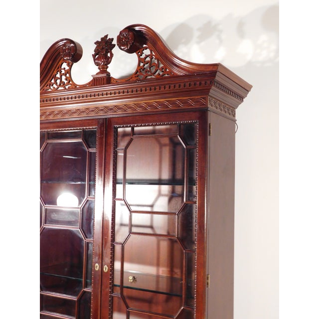 Kindel Winterthur Collection Mahogany 2 Piece Display Curio Cabinet Breakfront For Sale - Image 17 of 18