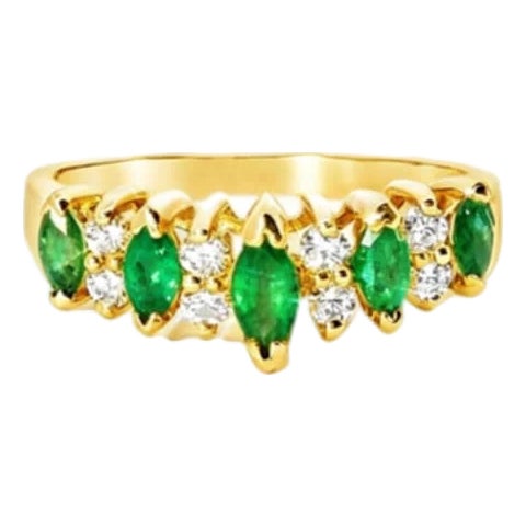 Late 20th Century 14K Yellow Gold Marquise Emerald Diamond Ring Estate by EFFY, Size 7 For Sale