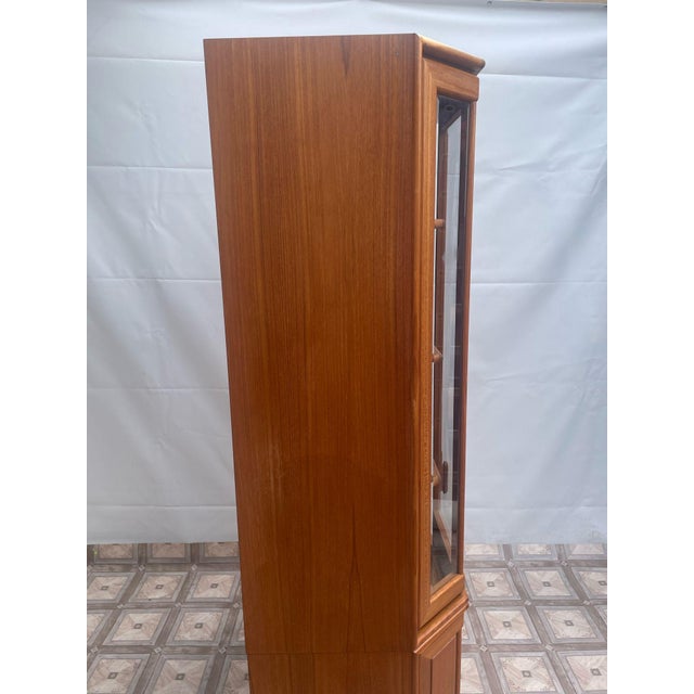 Danish Illuminated Teak Display Cabinet For Sale - Image 15 of 18