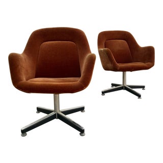 Max Pearson for Knoll Executive Chairs - A Pair For Sale